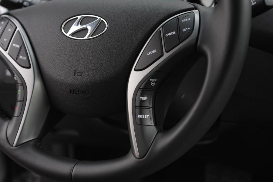 Hyundai Elantra 2014 года  (фото 20 из 39)